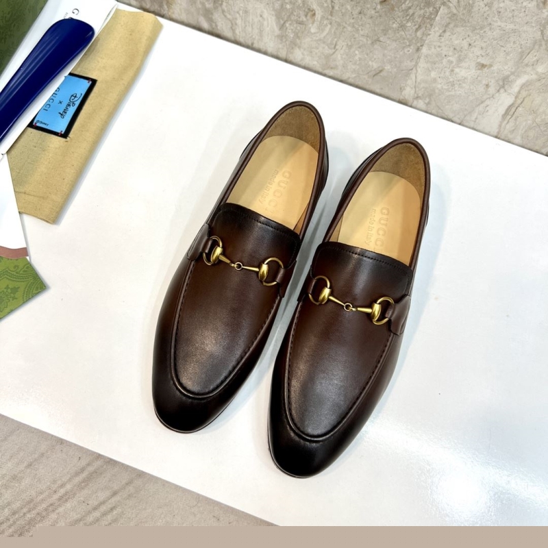 G*u*i leather shoes